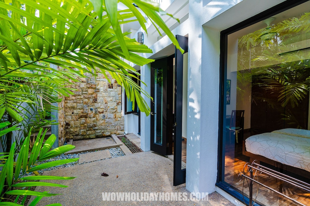 Luxury Villa photo 2
