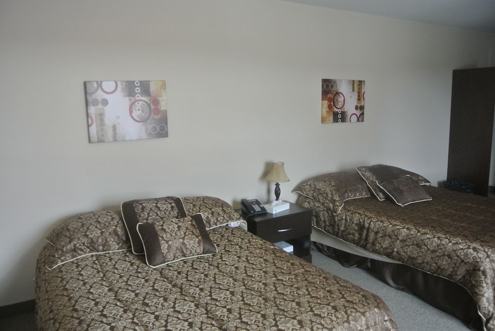 Standard Room, 2 Queen Beds photo 1