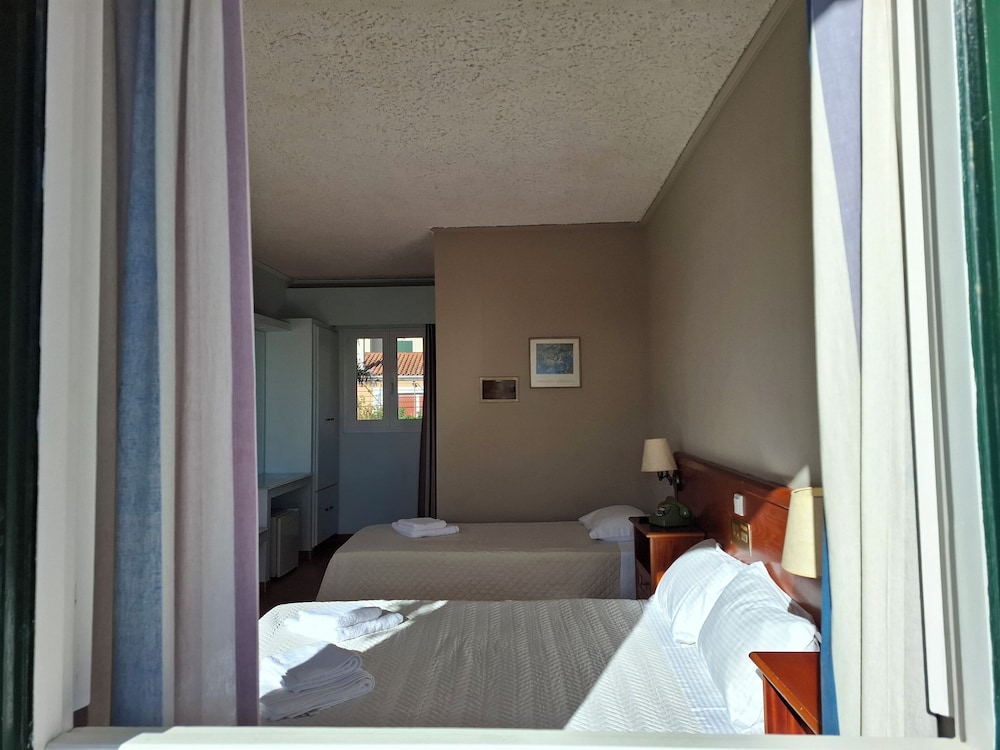 Triple Room, Sea View photo 3
