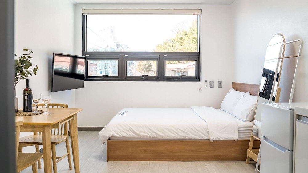 Basic Room, 1 Bedroom (302) - Photo 3
