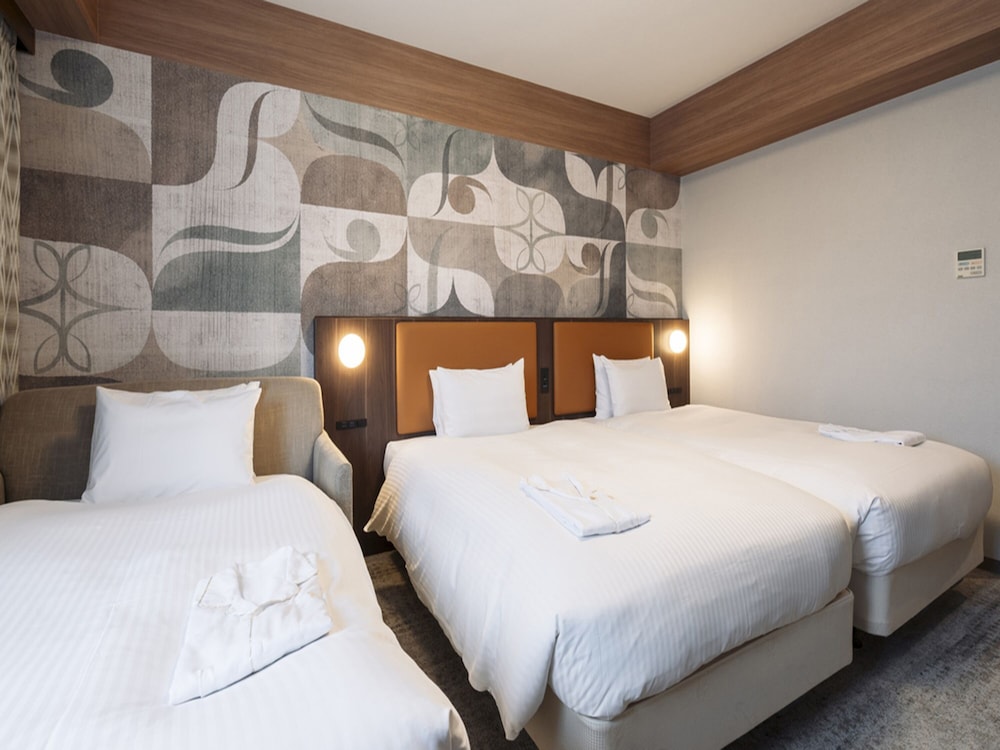 [3 Guests] Standard Twin Room + 1 Extra Bed, Smoking photo 1