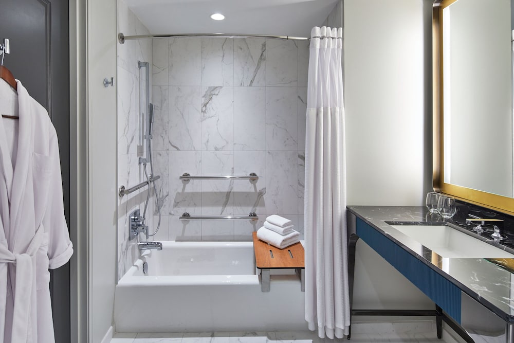 Suite, 1 King Bed with Sofa bed (Mobility/Hearing Accessible, Tub) thumbnail 5