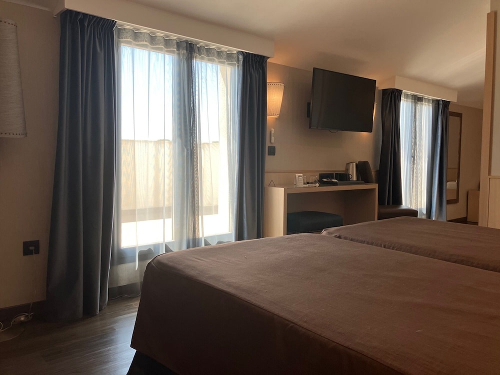 Standard Quadruple Room - Photo 5