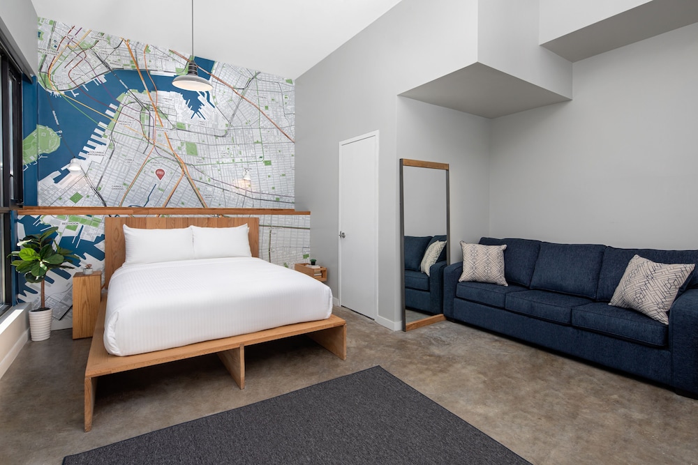 Studio Suite, 1 Queen Bed With Sofa Bed photo 1