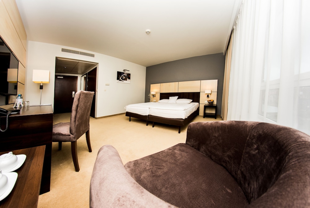 Standard Twin Room - Photo 7