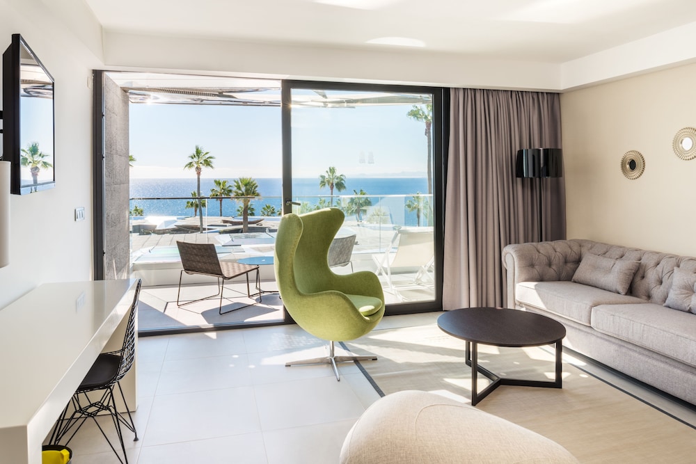 Suite Excellence Atlantic, High Floor (2 adults) - Photo 1