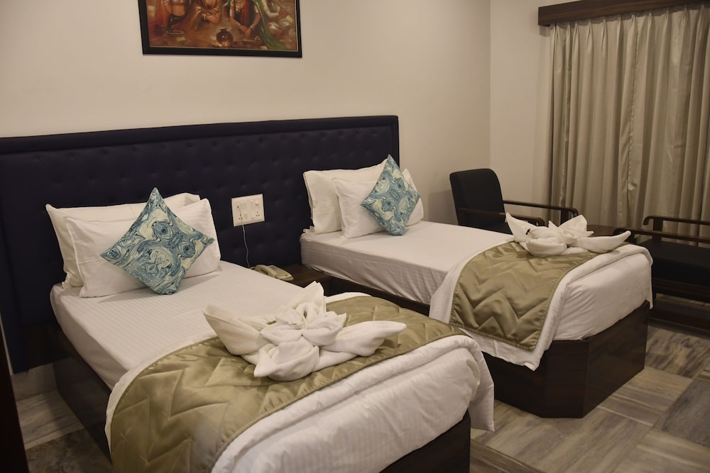 Deluxe Twin Room, Non Smoking - Photo 1