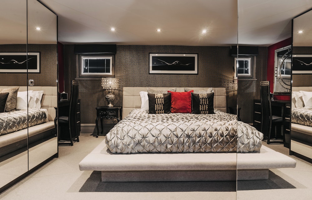 Hemsley Suite photo 3