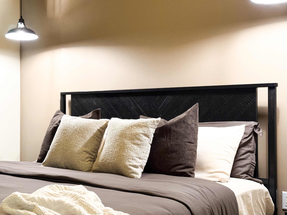 Stylish Getaway W Pool GYM Parking 10 Min to Cedar, Billede 52