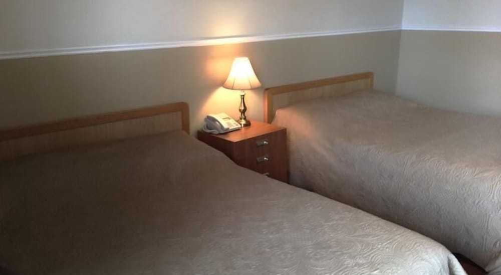 Standard Room, 2 Double Beds photo 3