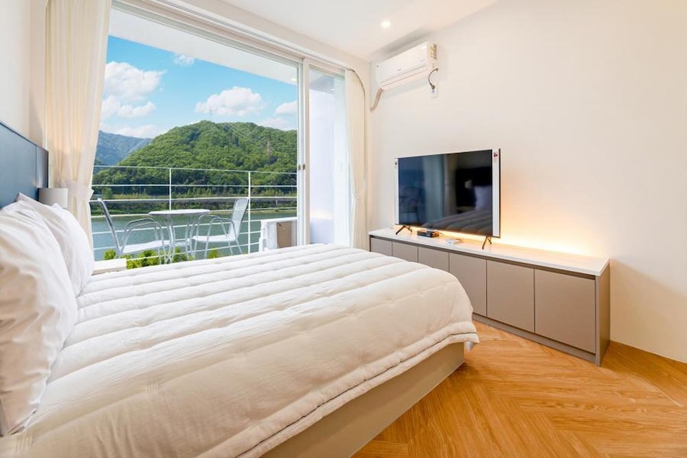 Basic Room, 1 Bedroom (Lavender(River View)) - Photo 7