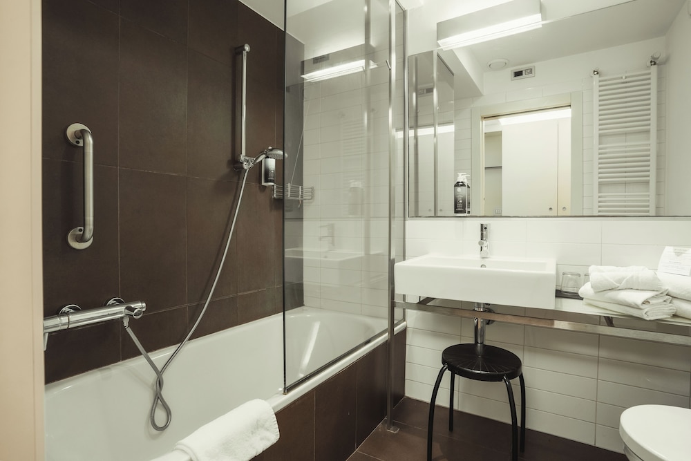 Double Room - Photo 11