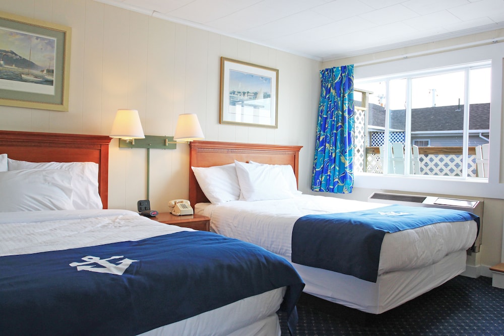 Triple Queen Suite Overlooking Whale Park, photo 6