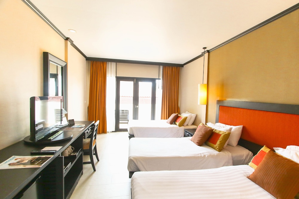 Superior Triple Room (Seaside) - Photo 1