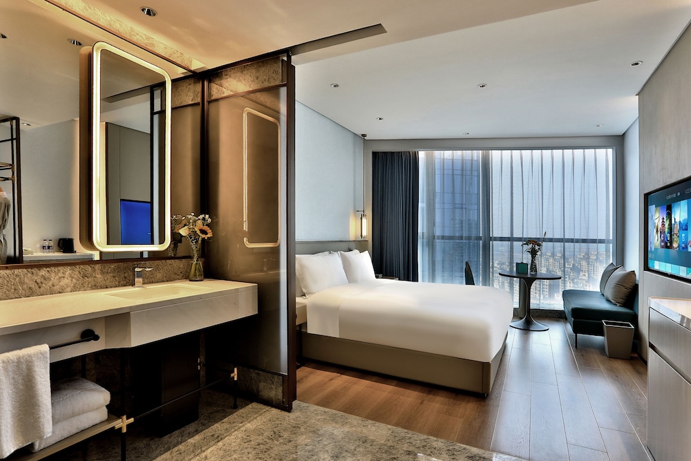 Deluxe Room, 1 King Bed, Non Smoking