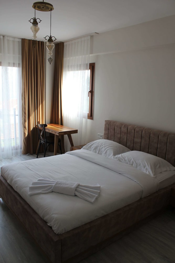 Standard Double Room photo 3