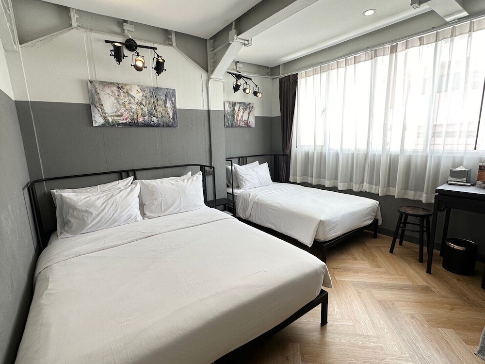 Standard Triple Room, Multiple Beds, Non Smoking, Private Bathroom photo 3