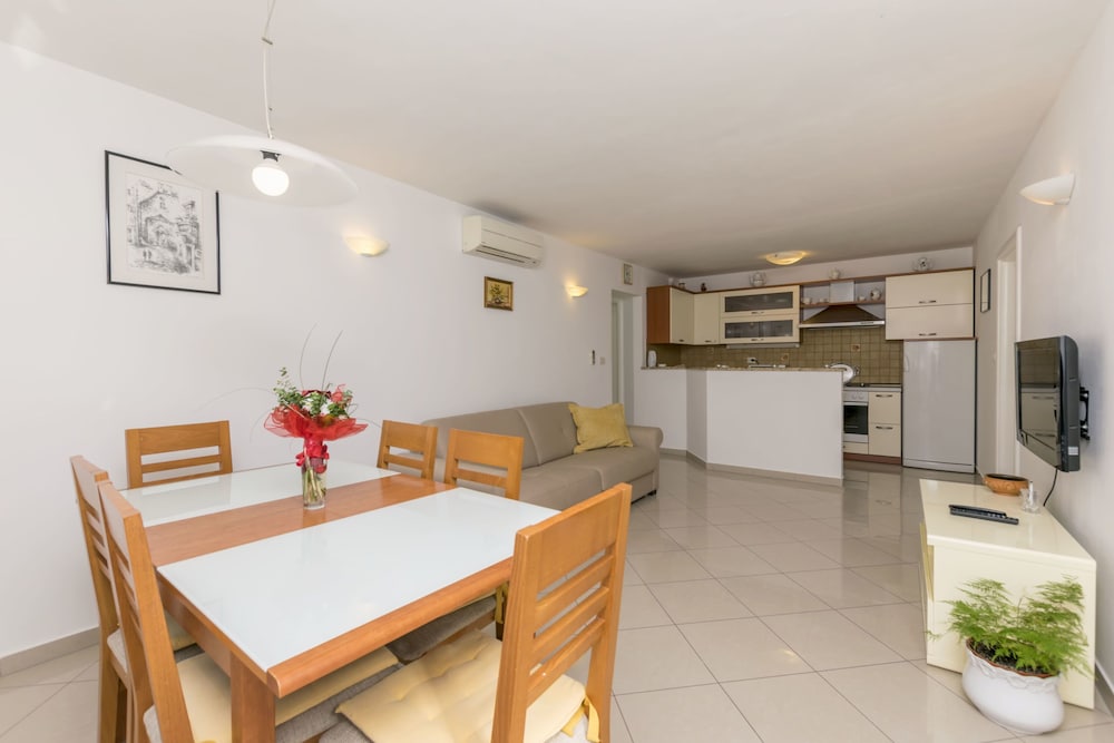 Apartment (A1)