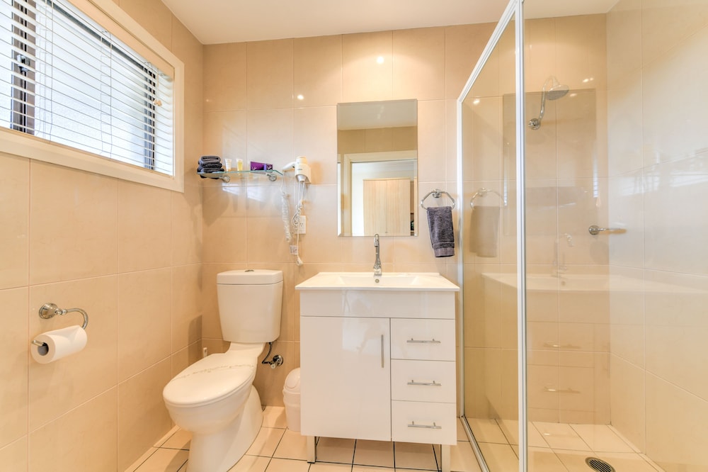 Deluxe Twin Room - Single Guest photo 2