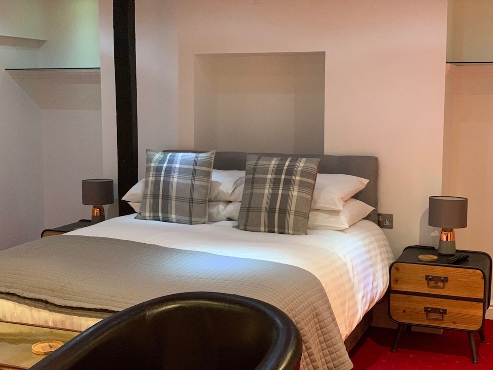 Business Studio, Ensuite (No Window)