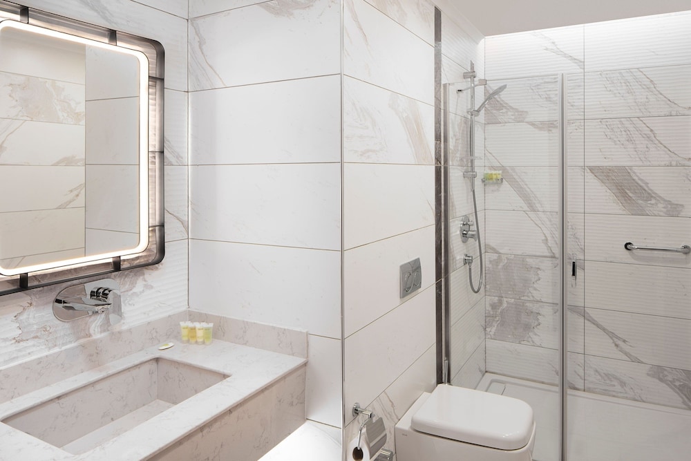 Suite, 1 Bedroom thumbnail 5
