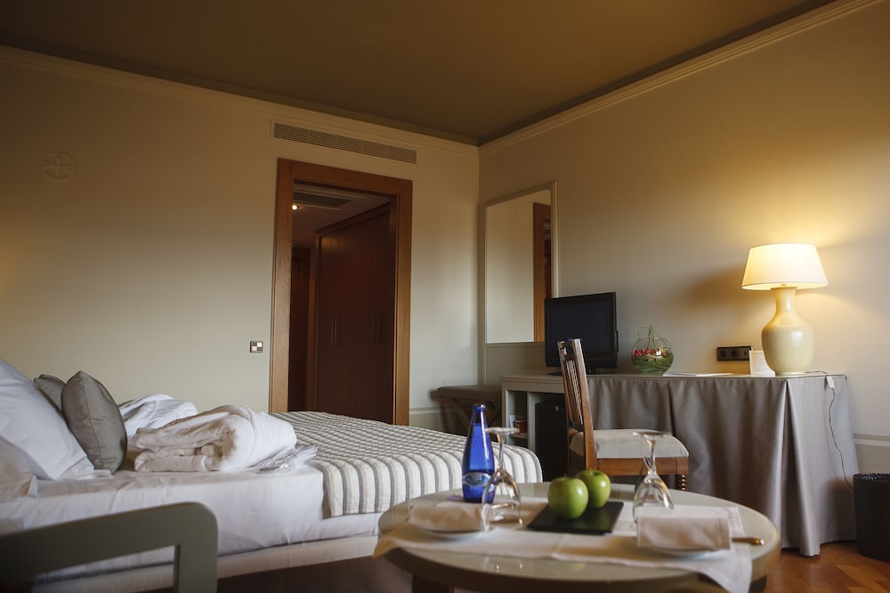 Standard Twin Room (3 Adults) - Photo 2