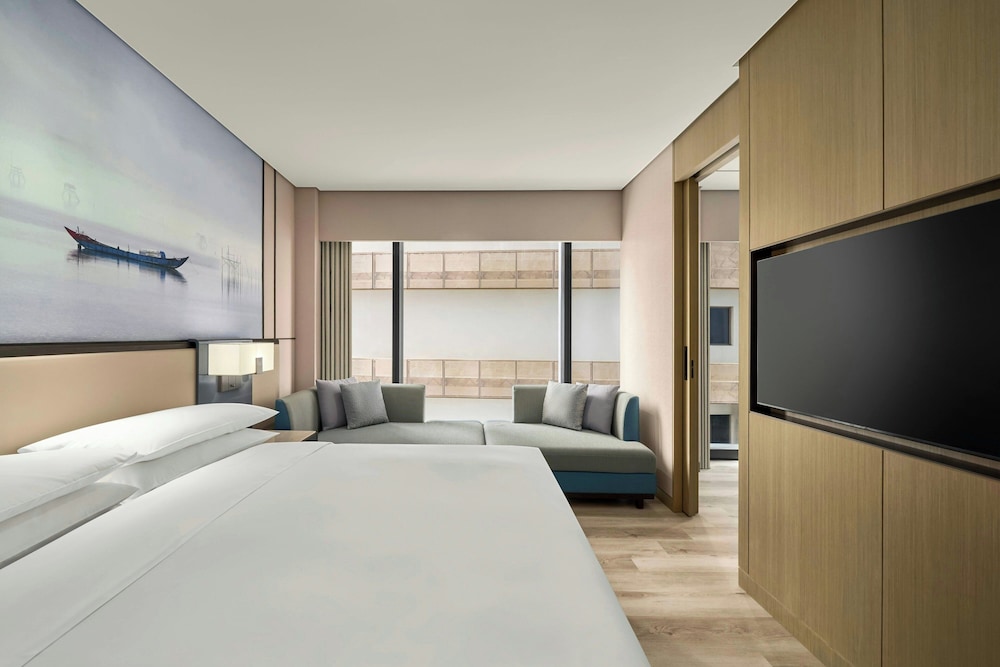 Junior Suite, 1 Bedroom, City View