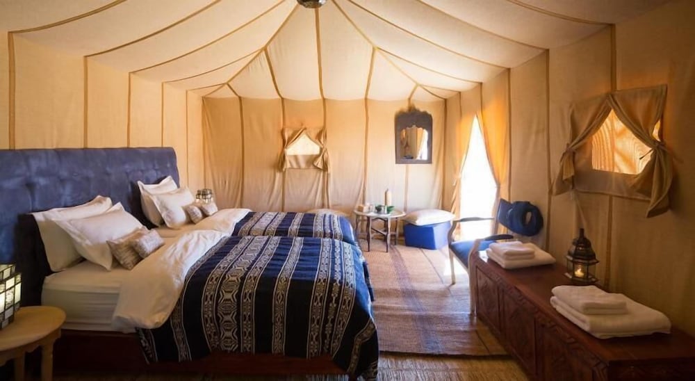 Junior Tent, 3 Twin Beds photo 1