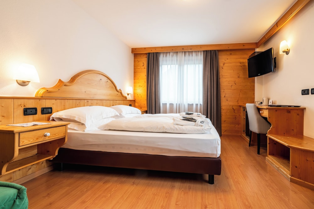 Classic Room, 1 Queen Bed, Balcony photo 1