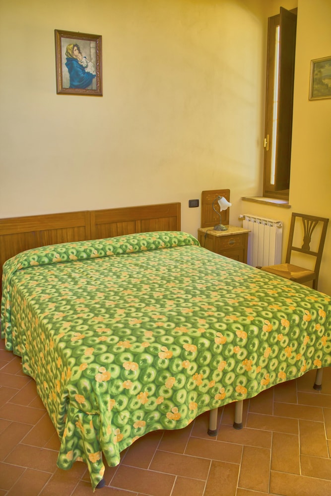 Apartment, 2 Bedrooms, Ground Floor photo 3
