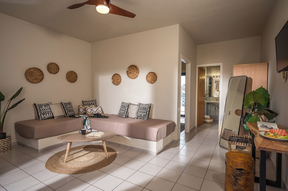 Family Room, Sea View