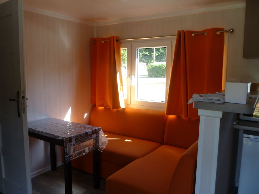 Mobile Home, 2 Bedrooms - Photo 6