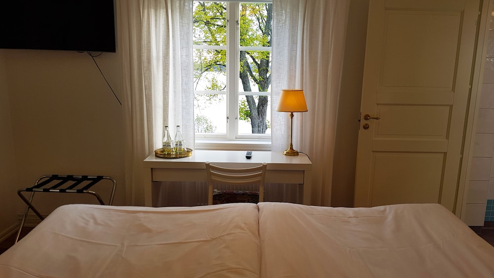Double Room, 1 King Bed