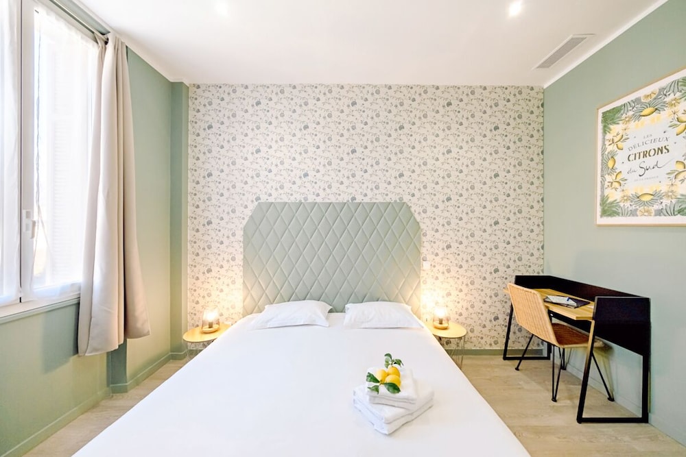 City Room photo 2