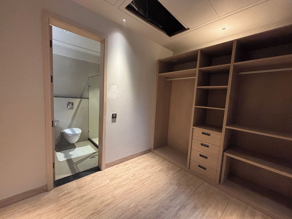 Luxury Suite photo 2
