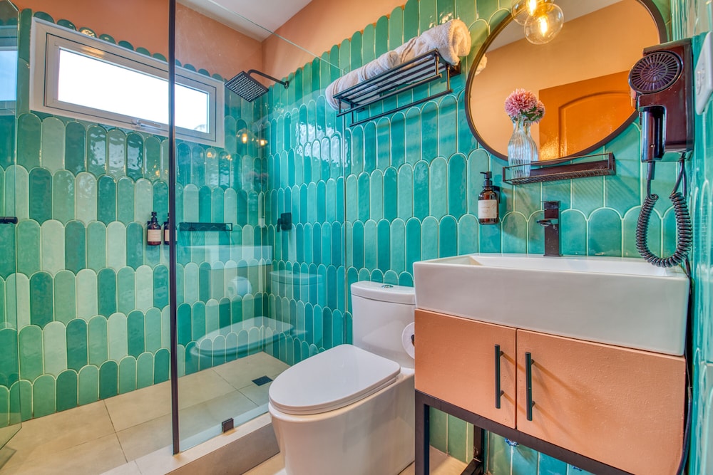 Premium Ocean view king suite photo 3