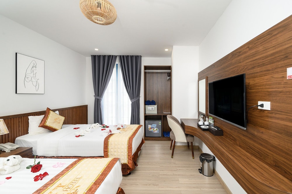 Deluxe Quadruple Room, 2 Double Beds, Non Smoking
