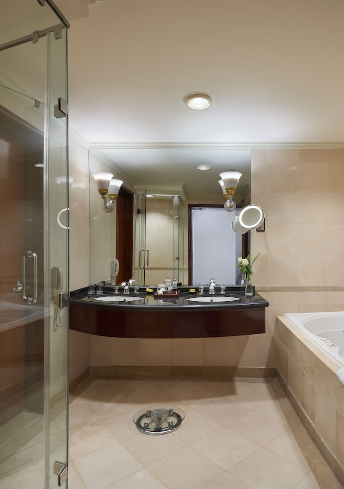 Grand Room With Nile View thumbnail 6