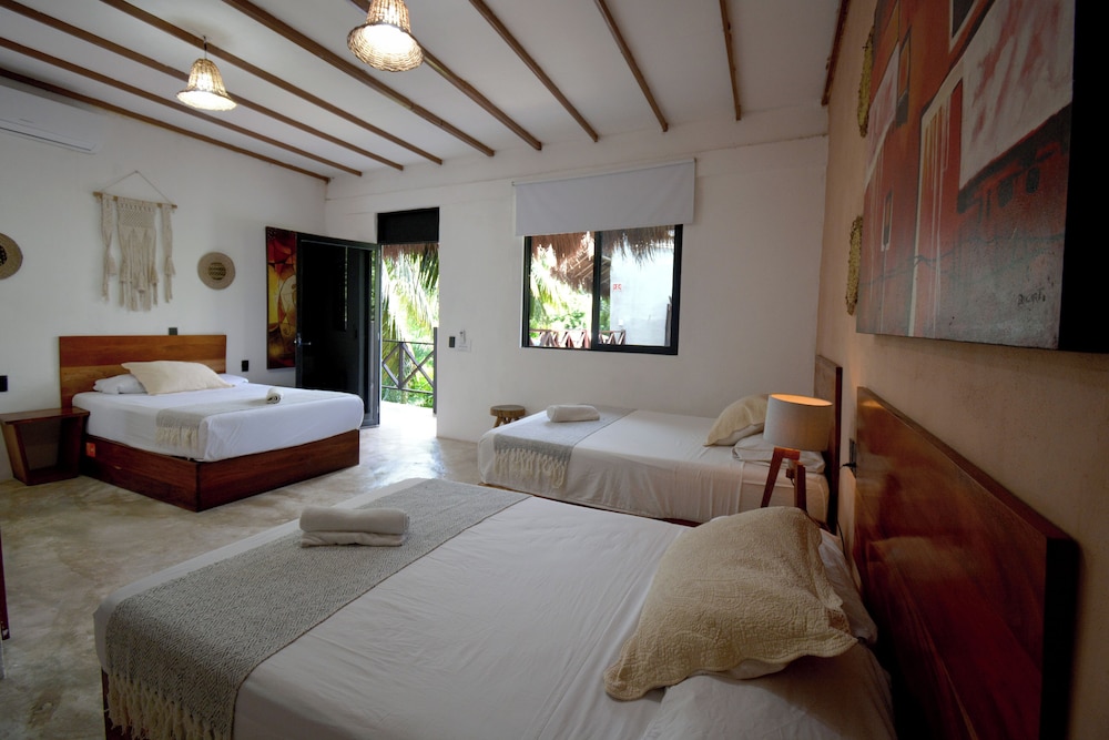 Basic Triple Room photo 1