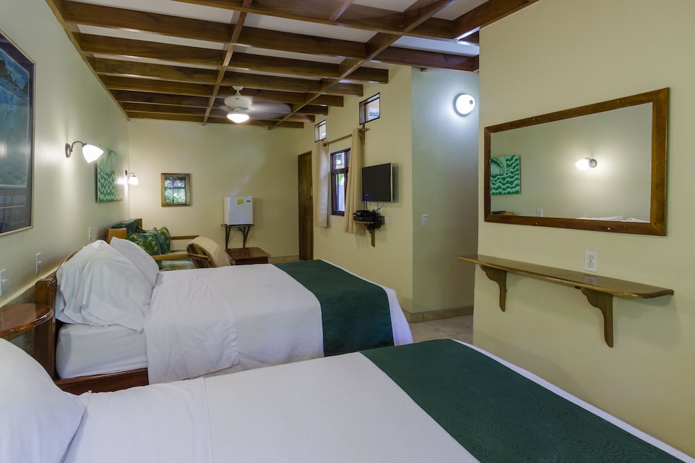 Standard Room, 2 Double Beds, Patio, Garden View photo 2