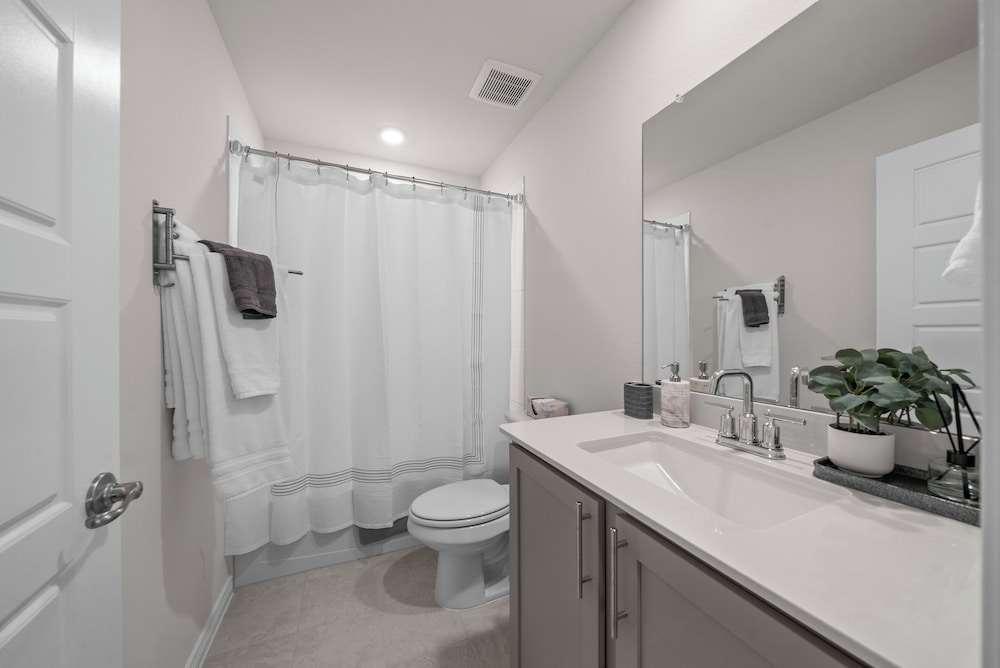 Luxurious 4-Bed Home in Aubrey TX, Billede 34