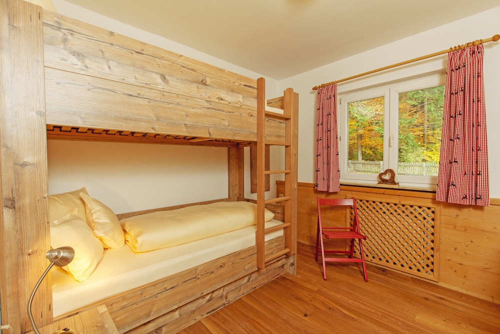 Superior Chalet, Multiple Beds, Non Smoking, Mountain View photo 2