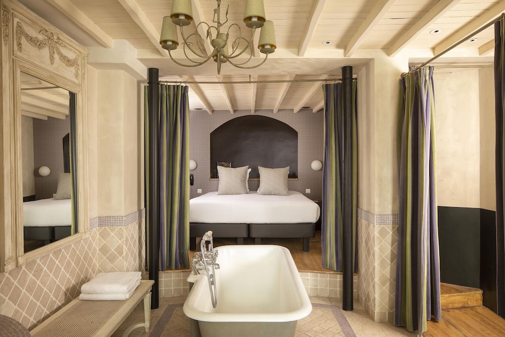 Suite photo 1