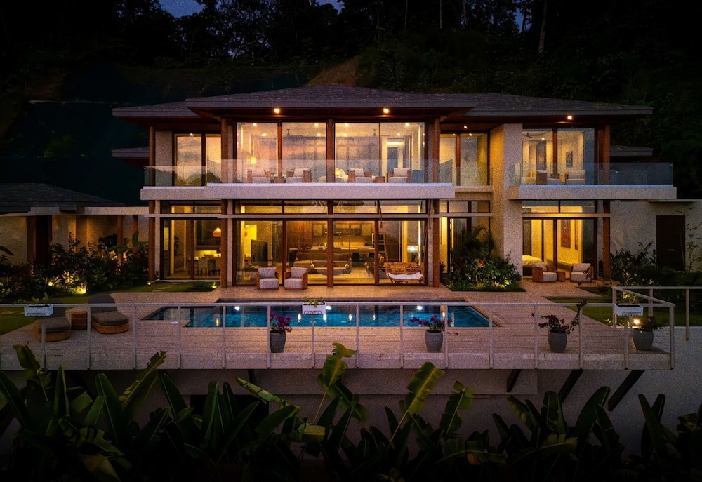 Villa photo 1