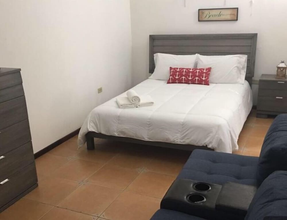 Comfort Apartment, 1 Queen Bed, Kitchenette, Ground Floor photo 2