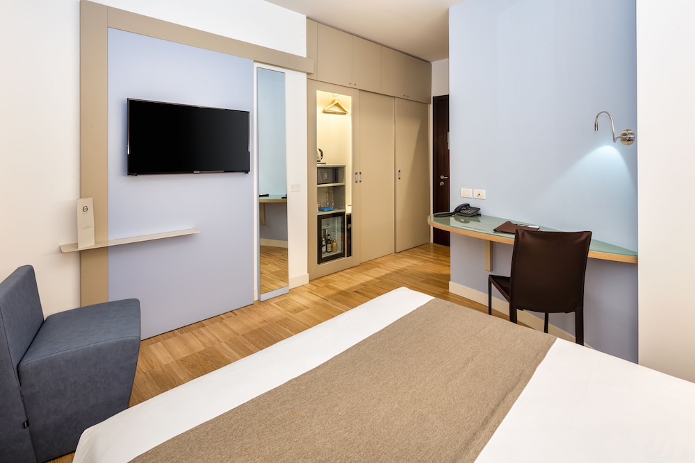 Double Room (Premiere) photo 2