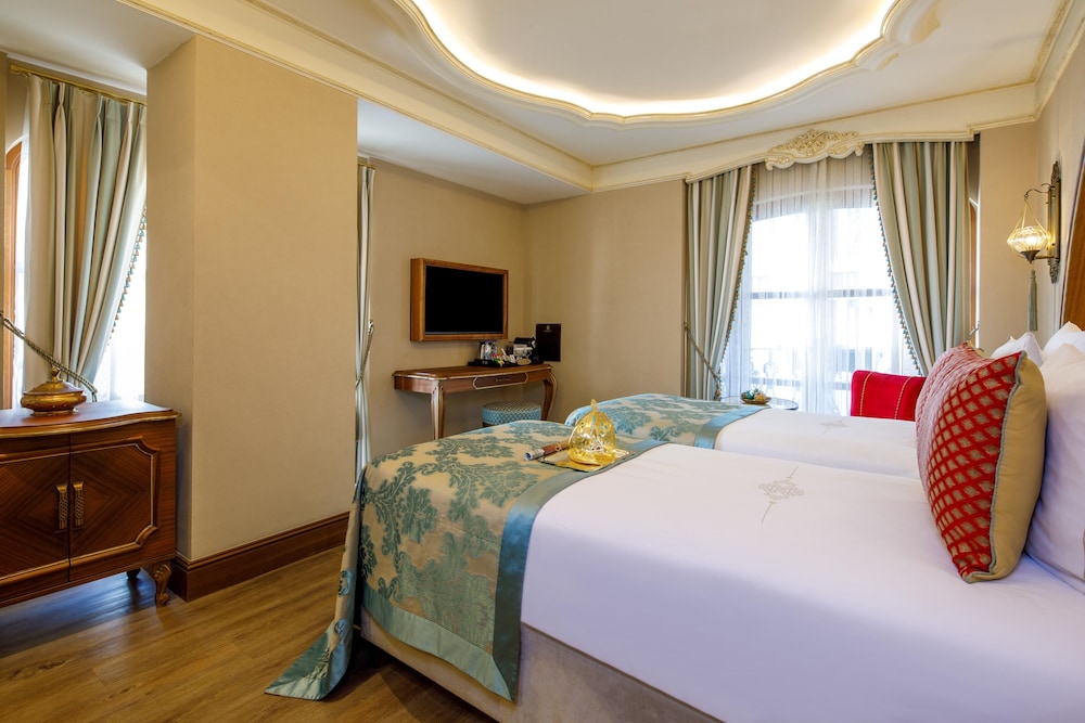 Deluxe Double Room, 1 King Bed photo 3