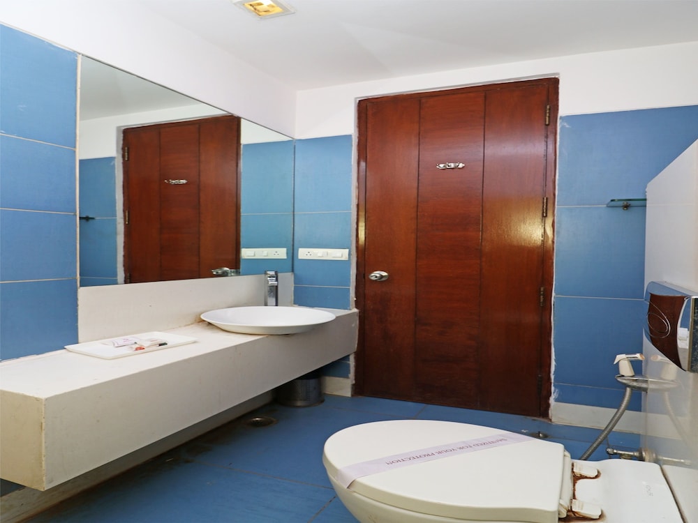 Standard Double Or Twin Room, Private Bathroom photo 2
