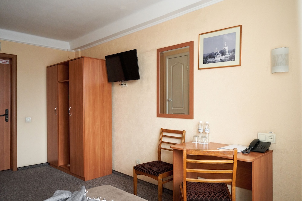 Basic Twin Room photo 3
