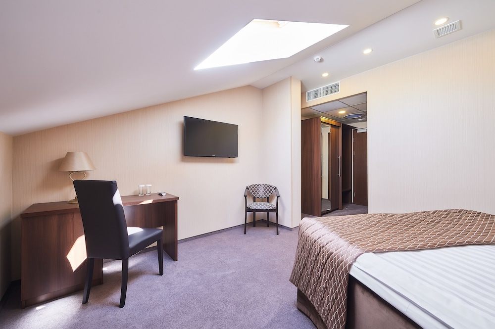 Standard Double or Twin Room photo 1